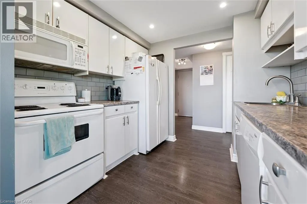 237 KING Street W Unit# 703, #703