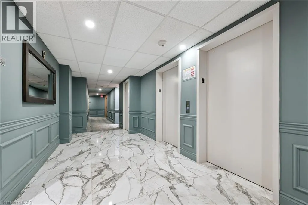 237 KING Street W Unit# 703, #703