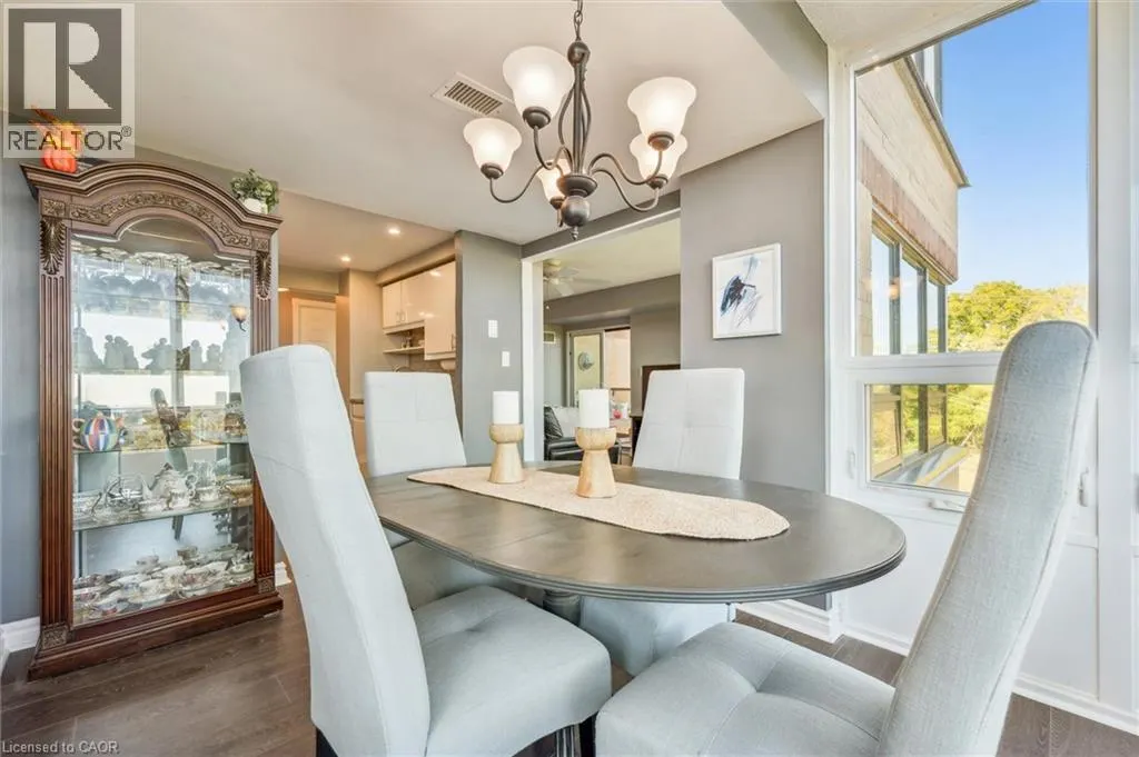 237 KING Street W Unit# 703, #703