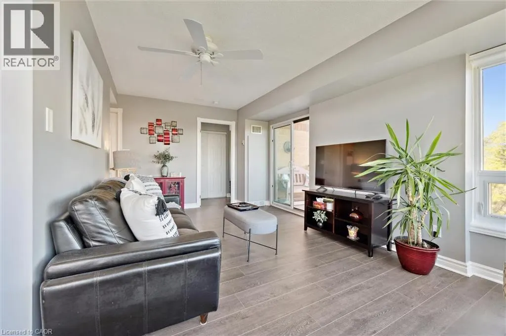 237 KING Street W Unit# 703, #703