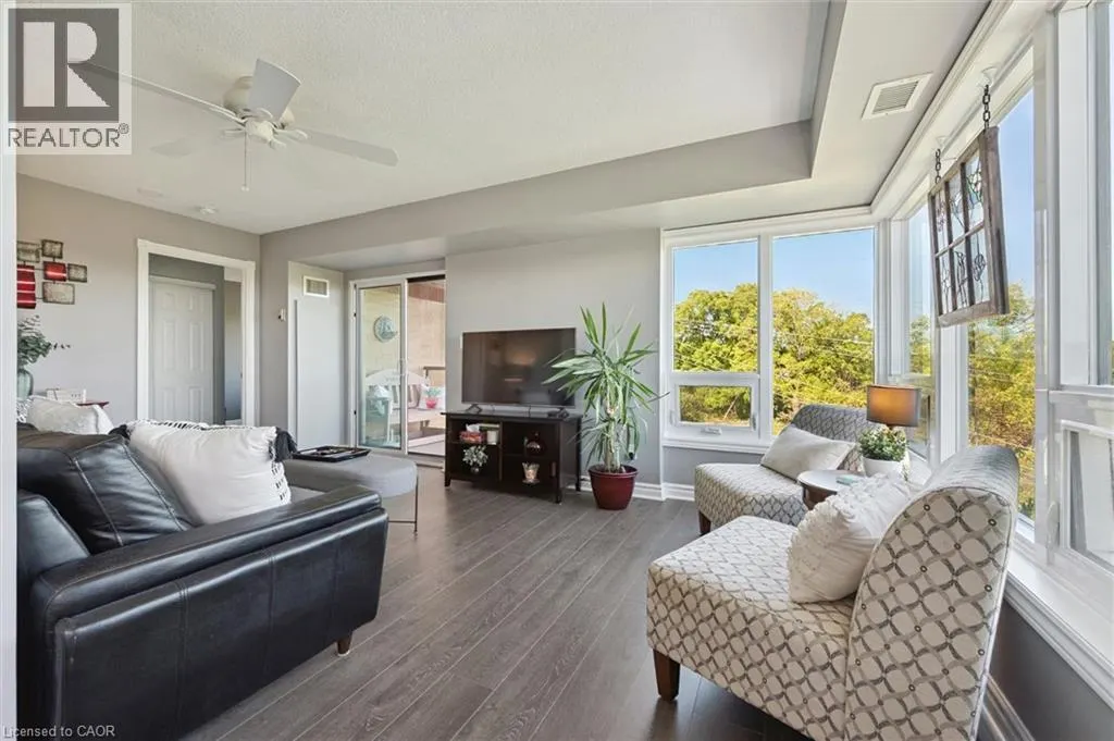 237 KING Street W Unit# 703, #703