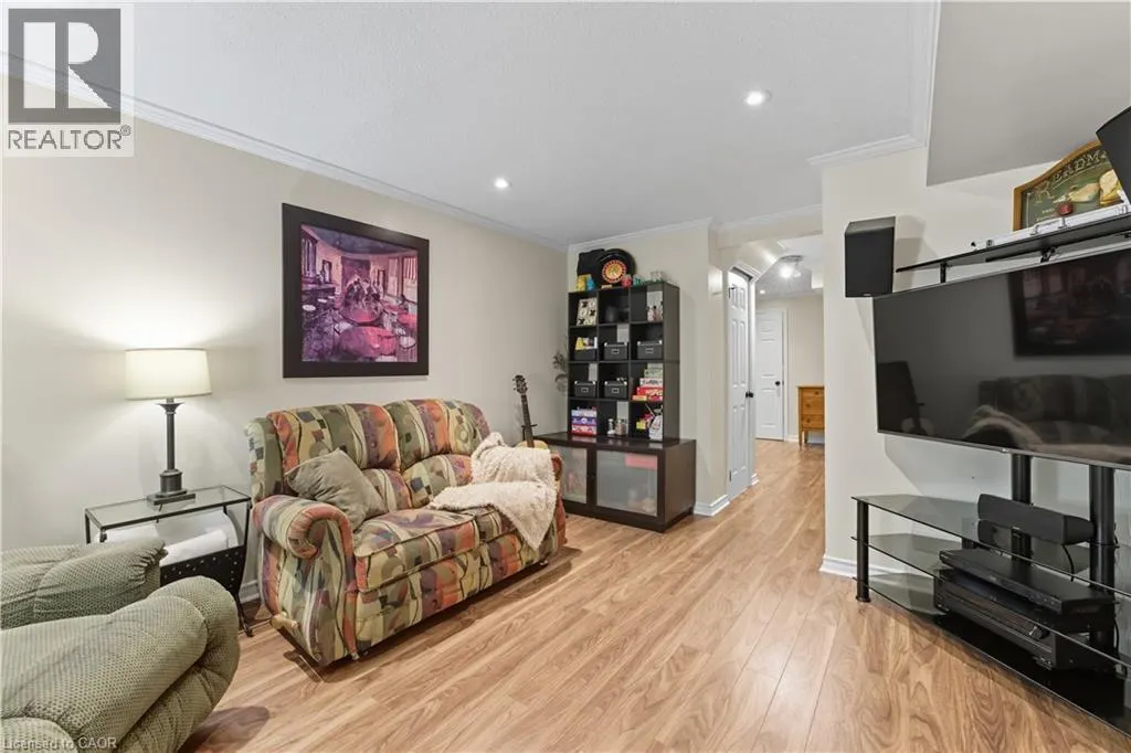 202 HILLTOP Drive