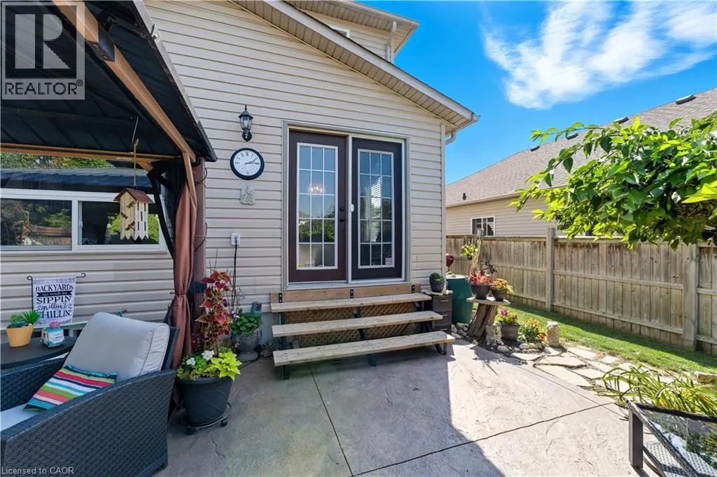 202 HILLTOP Drive