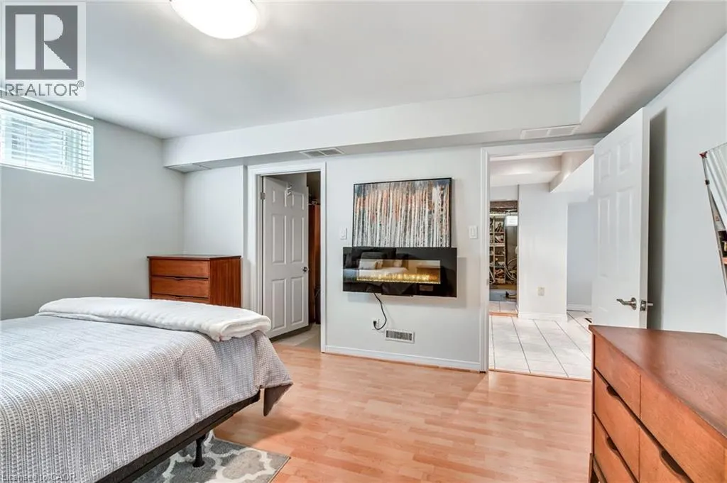 24 JOHN MARTIN Crescent