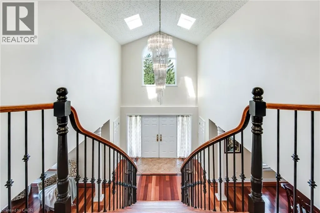 24 JOHN MARTIN Crescent