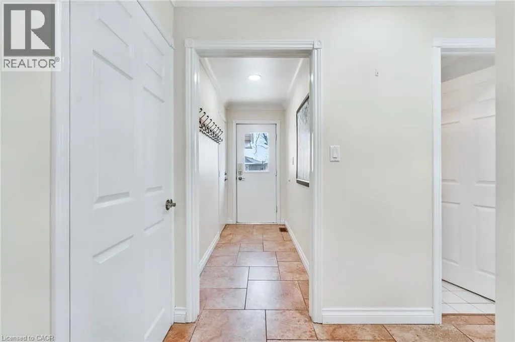 24 JOHN MARTIN Crescent