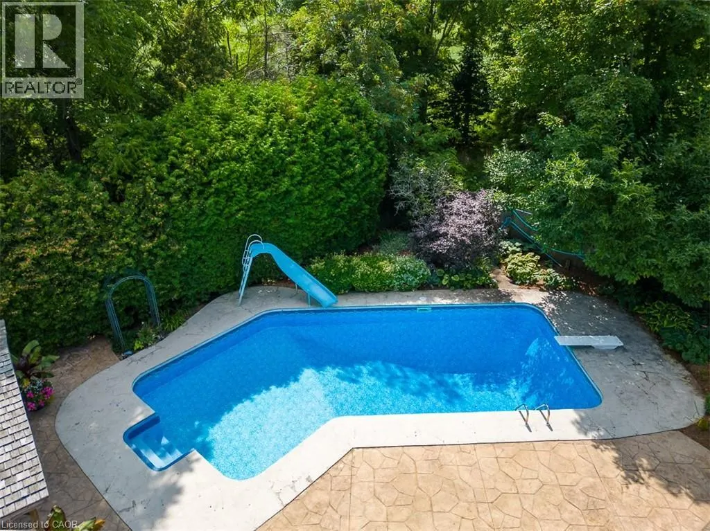 24 JOHN MARTIN Crescent