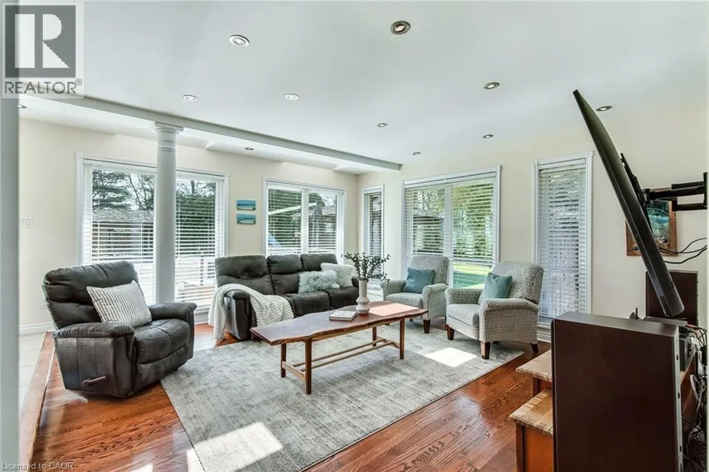 24 JOHN MARTIN Crescent