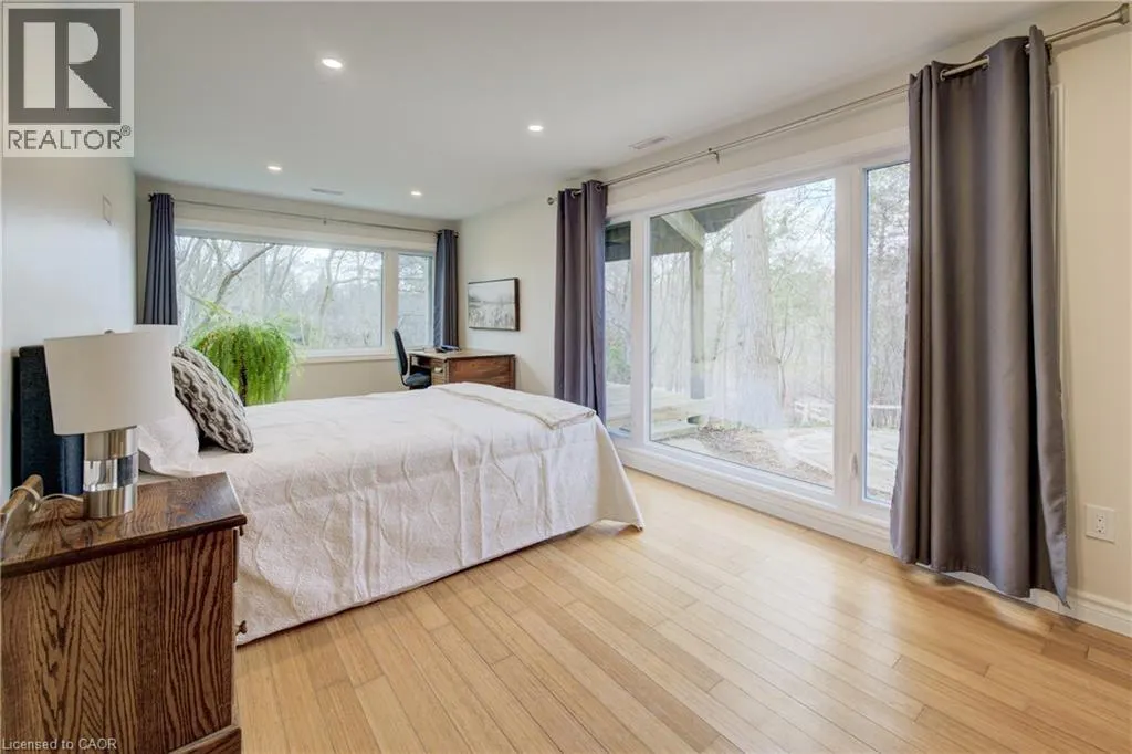 279 FERNDALE Place
