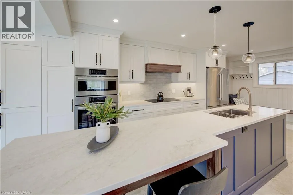 279 FERNDALE Place