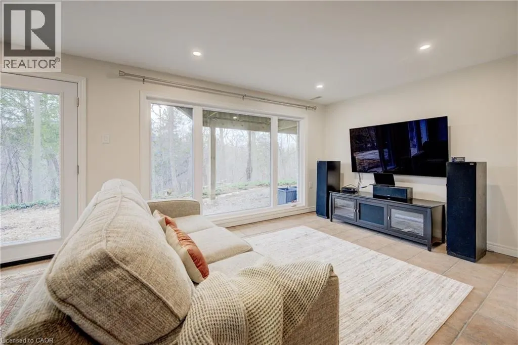 279 FERNDALE Place