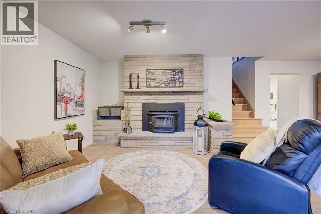 279 FERNDALE Place