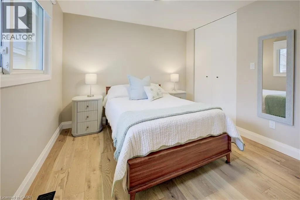 279 FERNDALE Place