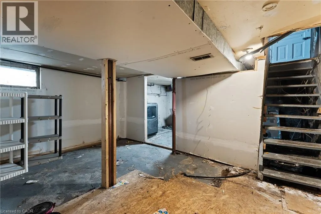40 ROSEMONT Avenue