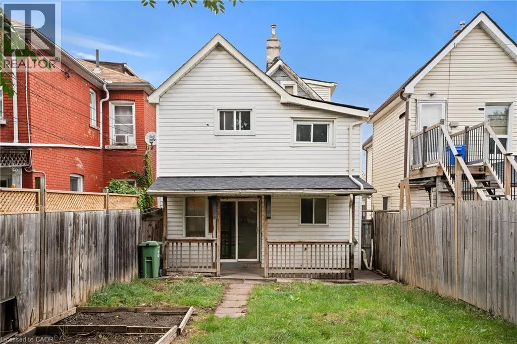 40 ROSEMONT Avenue