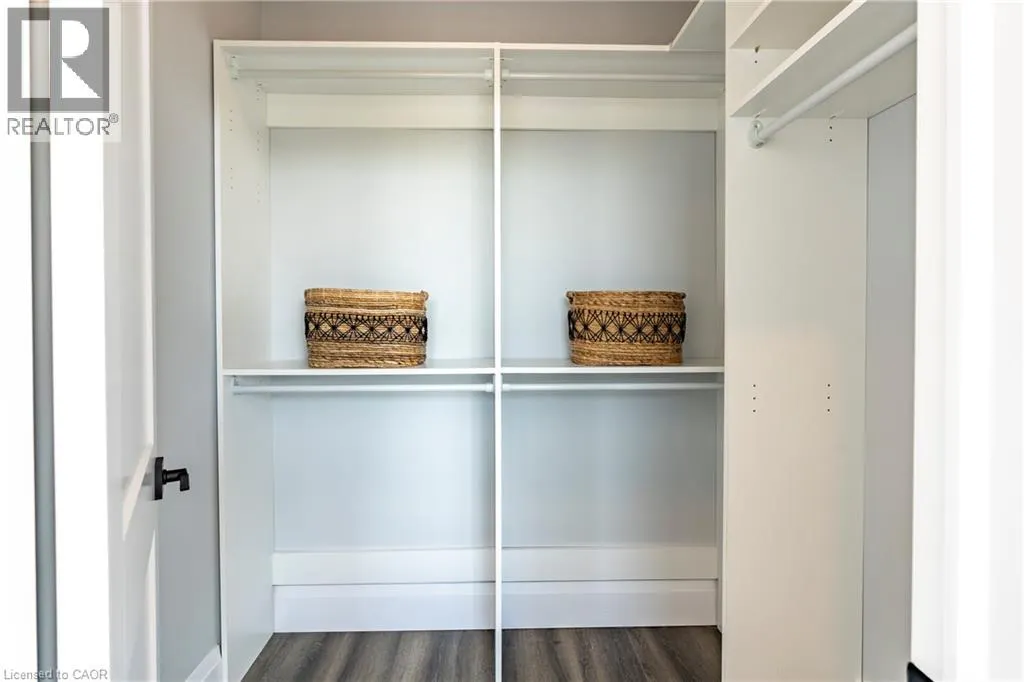60 CHARLES Street W Unit# 705, #705