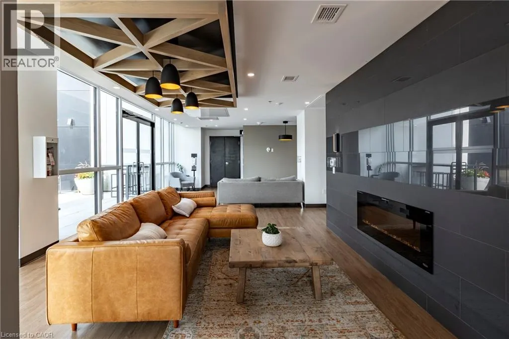 60 CHARLES Street W Unit# 705, #705