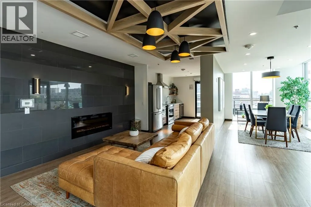 60 CHARLES Street W Unit# 705, #705