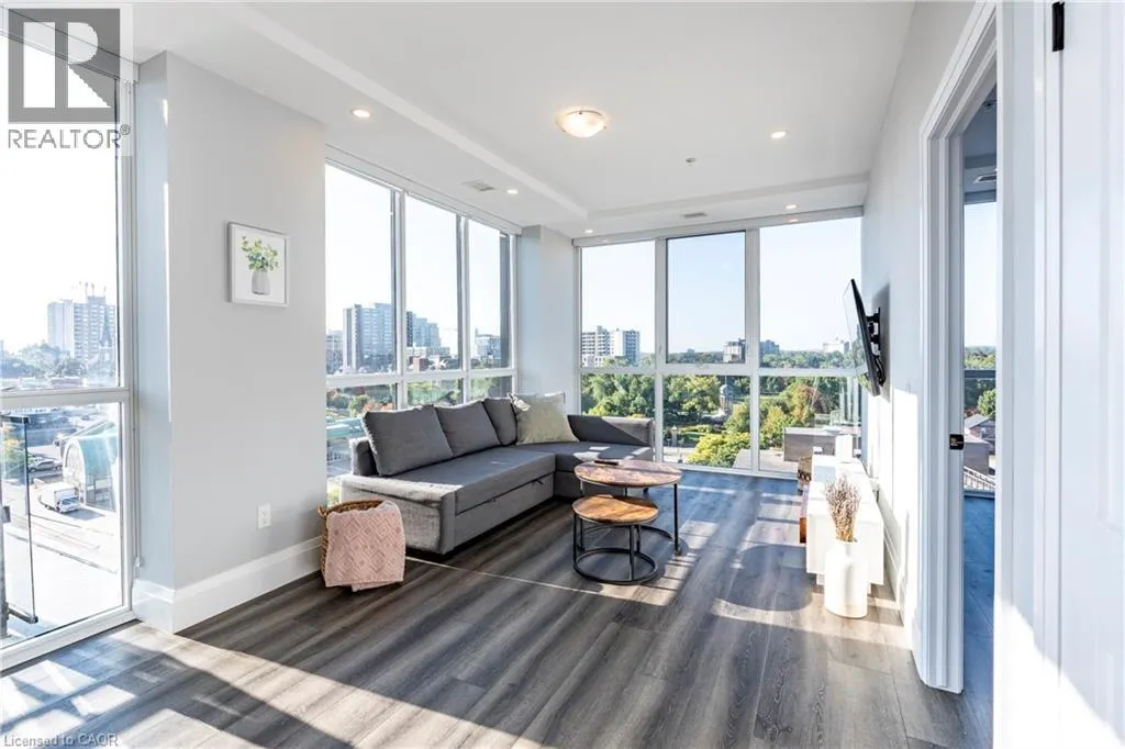 60 CHARLES Street W Unit# 705, #705