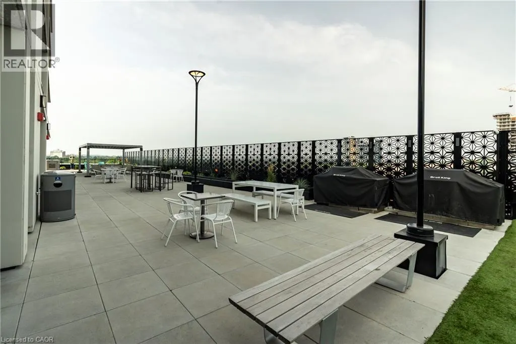 60 CHARLES Street W Unit# 705, #705