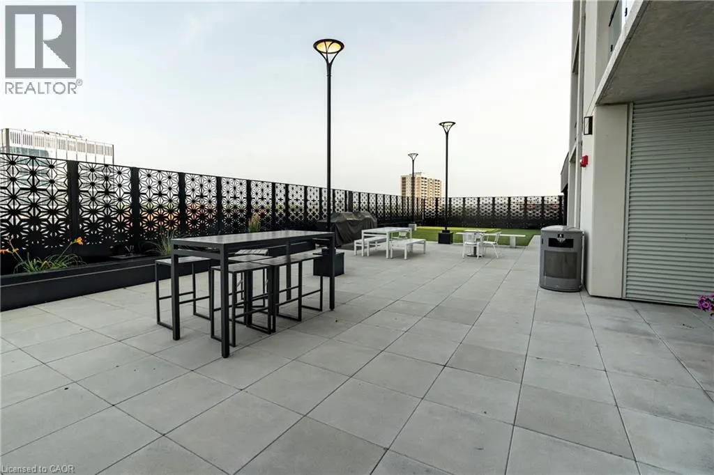 60 CHARLES Street W Unit# 705, #705