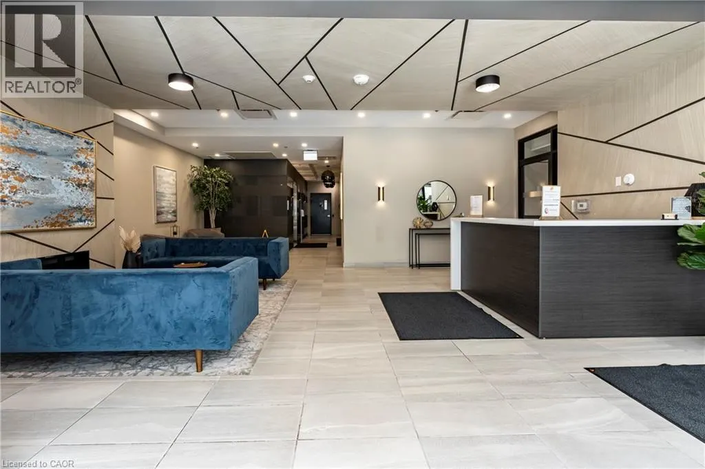 60 CHARLES Street W Unit# 705, #705