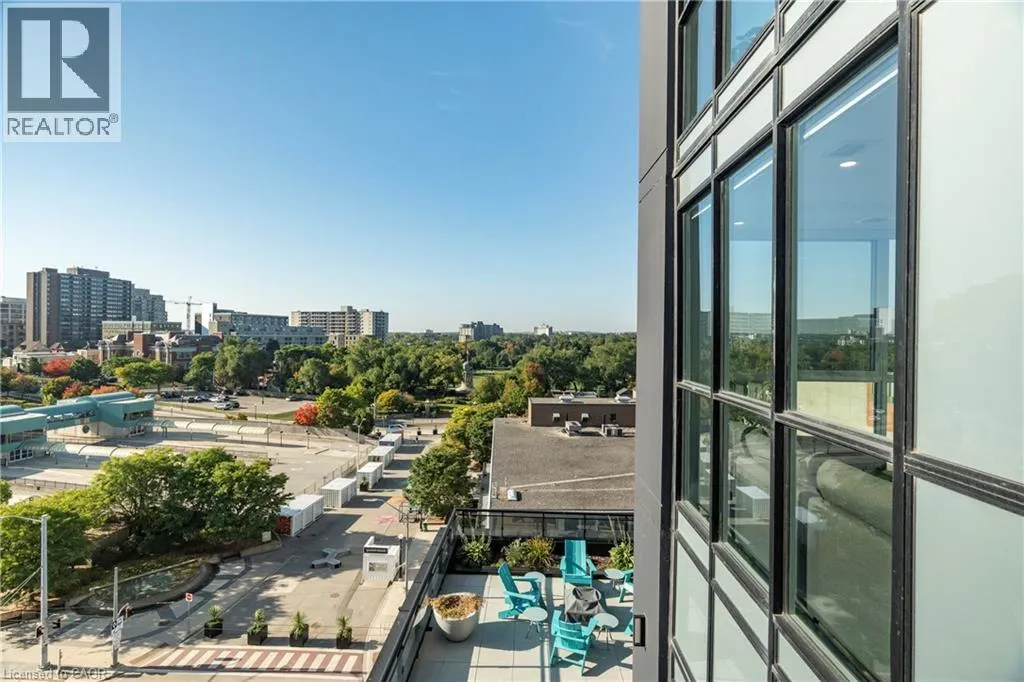 60 CHARLES Street W Unit# 705, #705