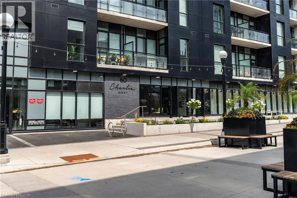 60 CHARLES Street W Unit# 705, #705