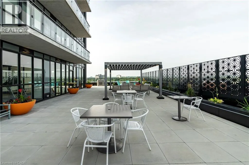 60 CHARLES Street W Unit# 705, #705