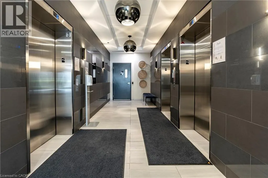 60 CHARLES Street W Unit# 705, #705
