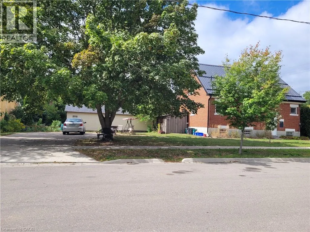 121 BLUCHER Street Unit# 2, #2