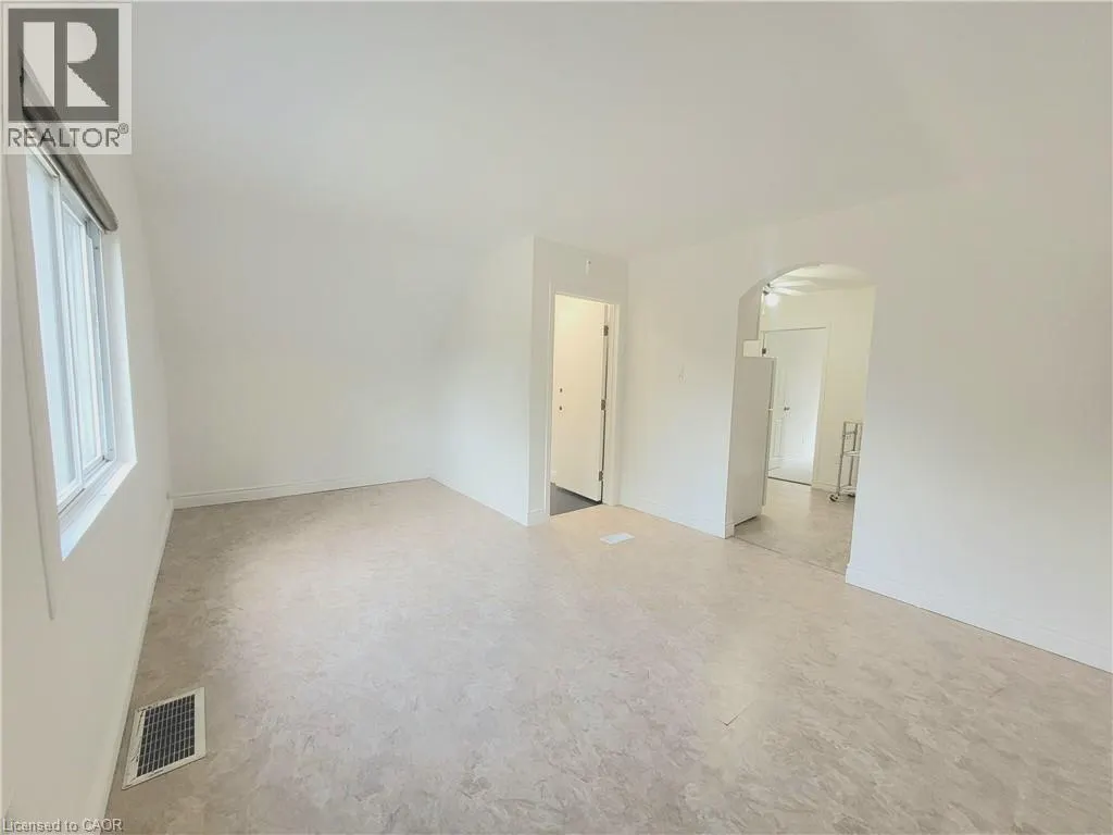 121 BLUCHER Street Unit# 2, #2