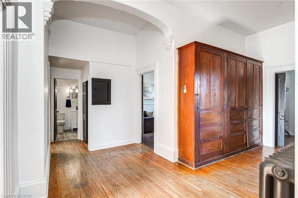 255 RAGLAN Street Unit# 5, #5