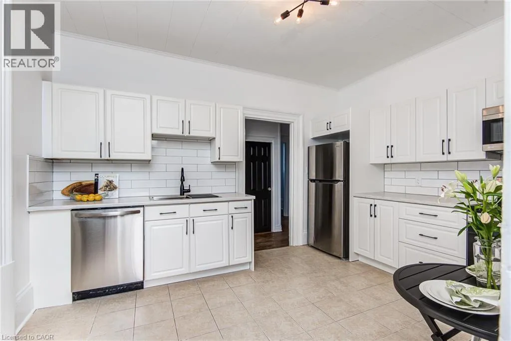 255 RAGLAN Street Unit# 5, #5