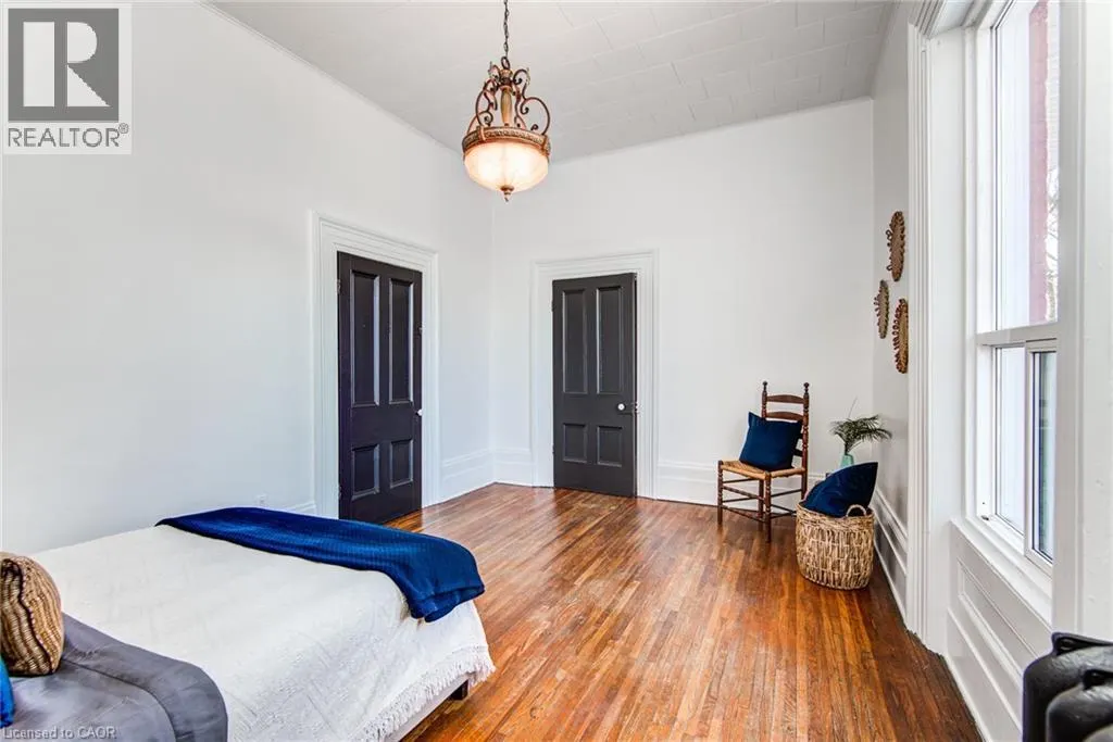 255 RAGLAN Street Unit# 5, #5