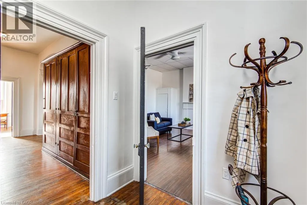 255 RAGLAN Street Unit# 5, #5