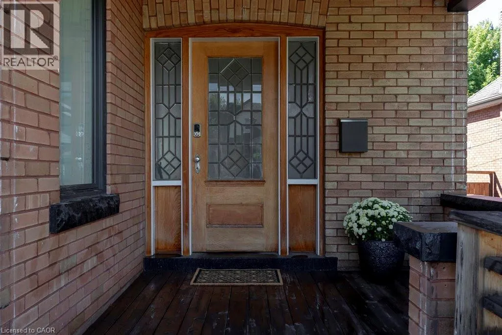 72 ROSSLYN Avenue S
