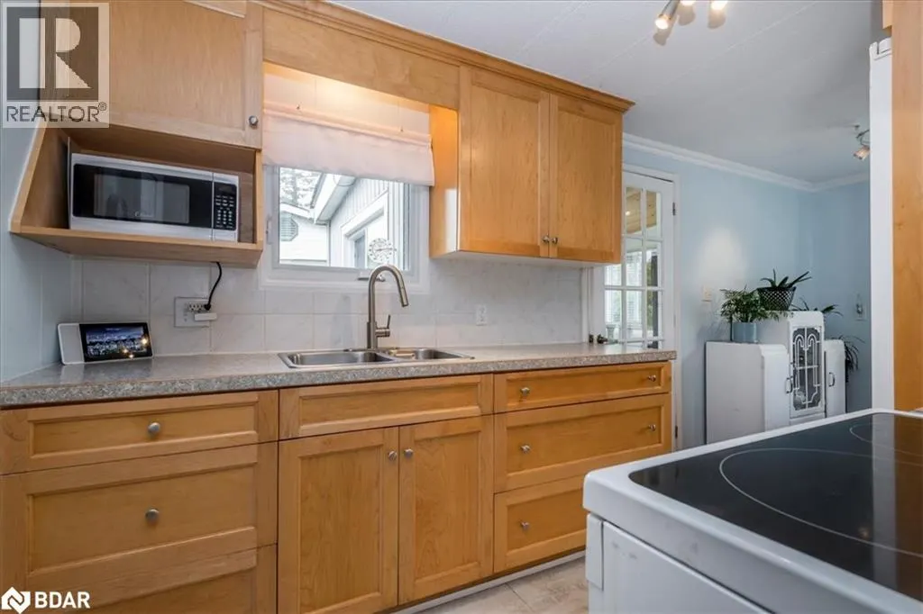 5 BROADWAY Avenue