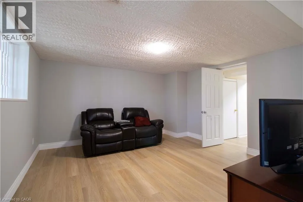 187 CLOVER Place