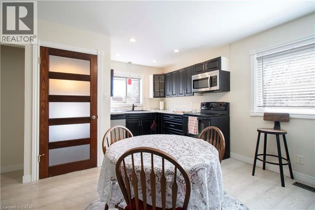 187 CLOVER Place