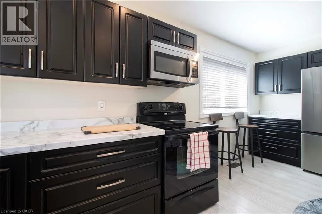 187 CLOVER Place