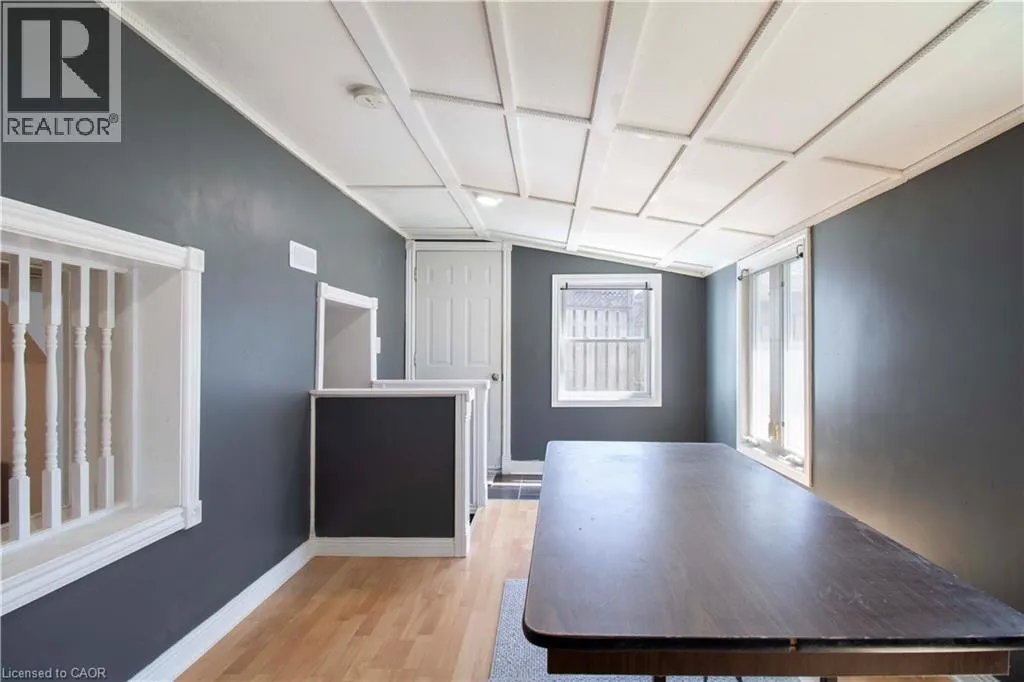 187 CLOVER Place