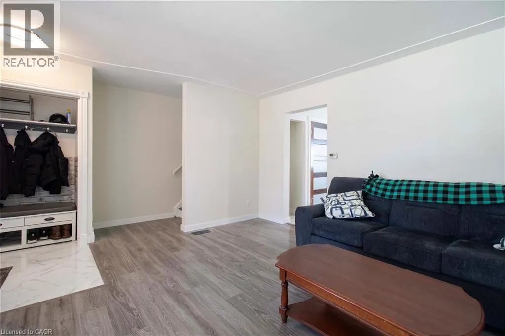 187 CLOVER Place