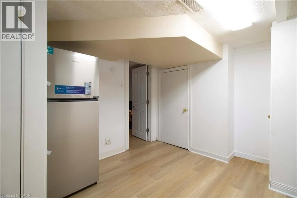 187 CLOVER Place