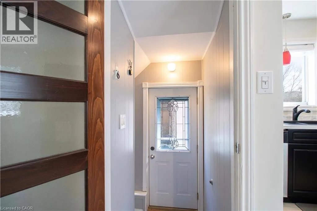 187 CLOVER Place