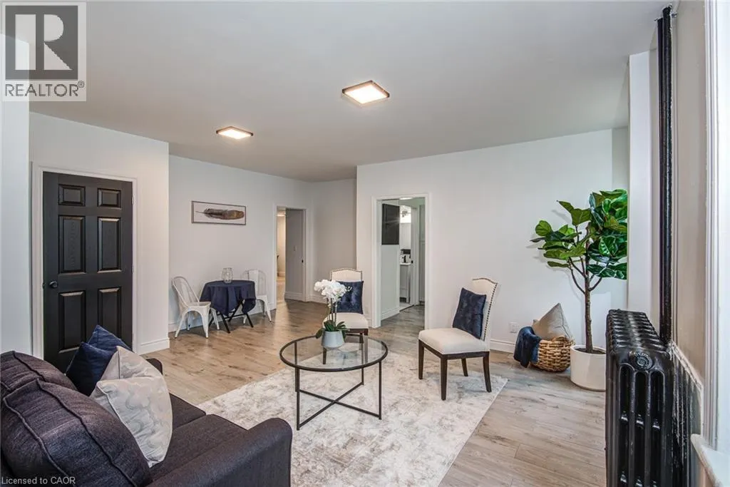 255 RAGLAN Street Unit# 2, #2