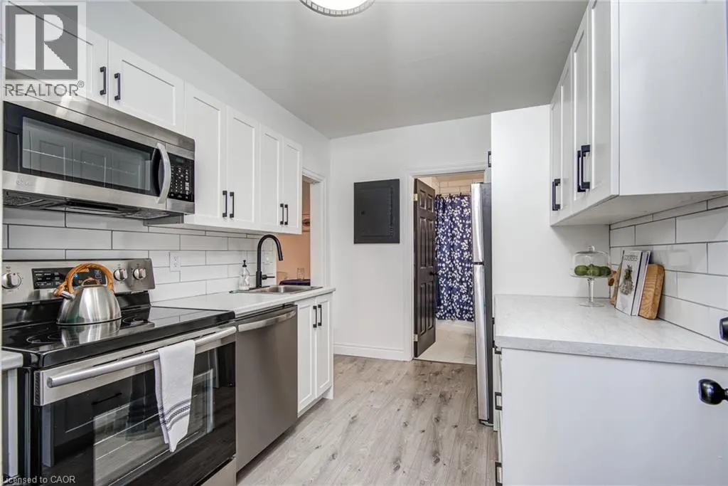 255 RAGLAN Street Unit# 2, #2