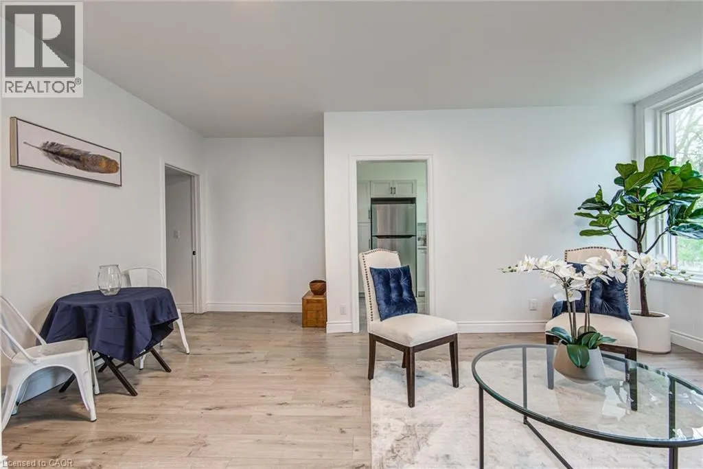 255 RAGLAN Street Unit# 2, #2
