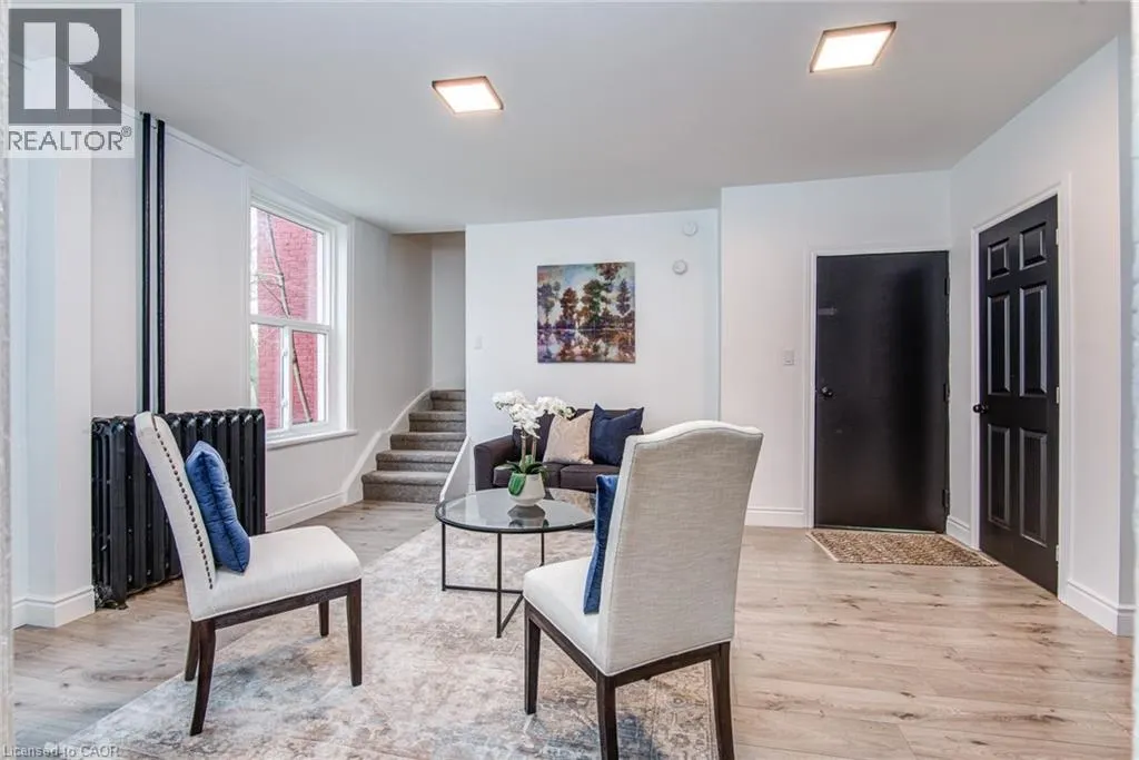 255 RAGLAN Street Unit# 2, #2
