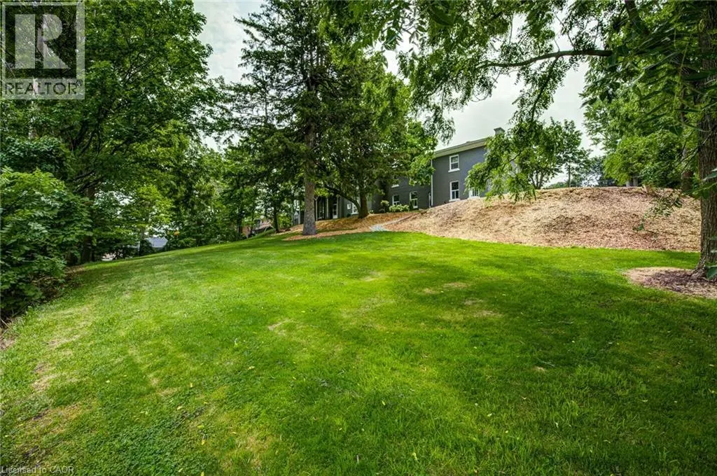 255 RAGLAN Street Unit# 2, #2